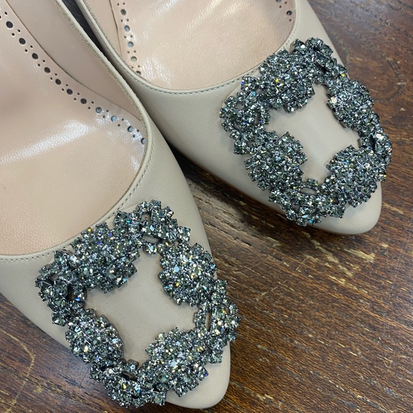 Manolo Blahnik Tan Leather Hangisi - Picture 7 of 9